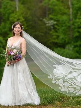 Perugia Chapel Veil Bridal Veil with Floral Embroidery Anthropologie